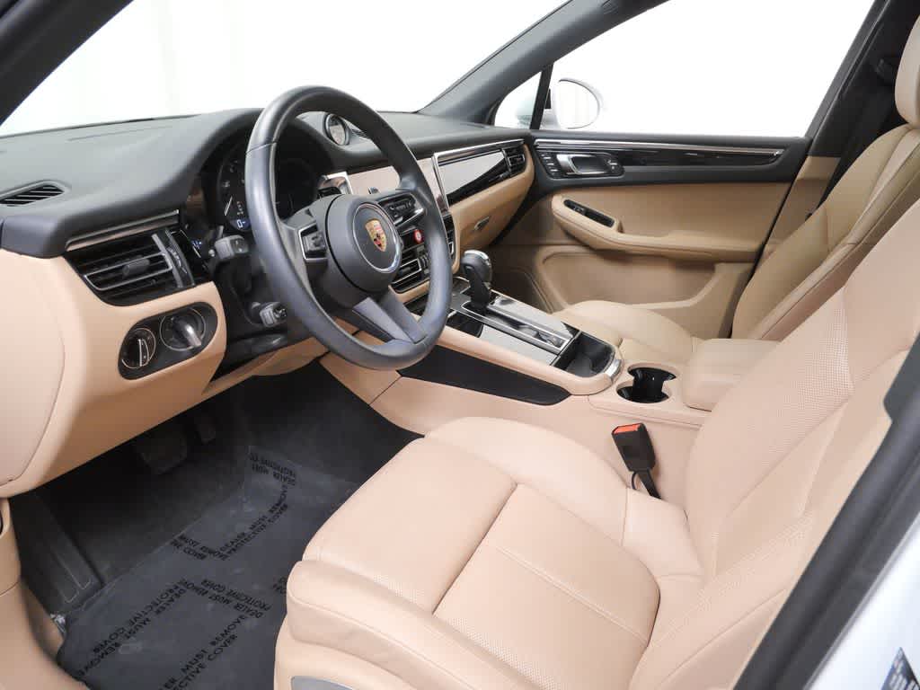 Thumbnail: 2023 Porsche Macan - 4