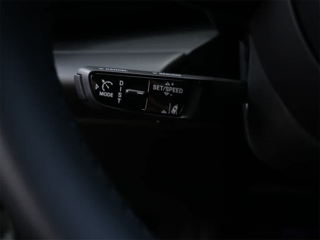 Thumbnail: 2026 Porsche Macan - 25