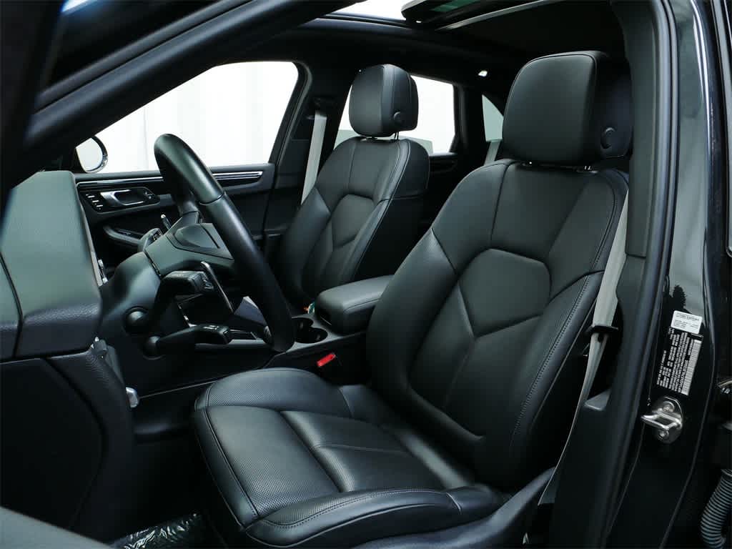 Thumbnail: 2022 Porsche Macan - 5