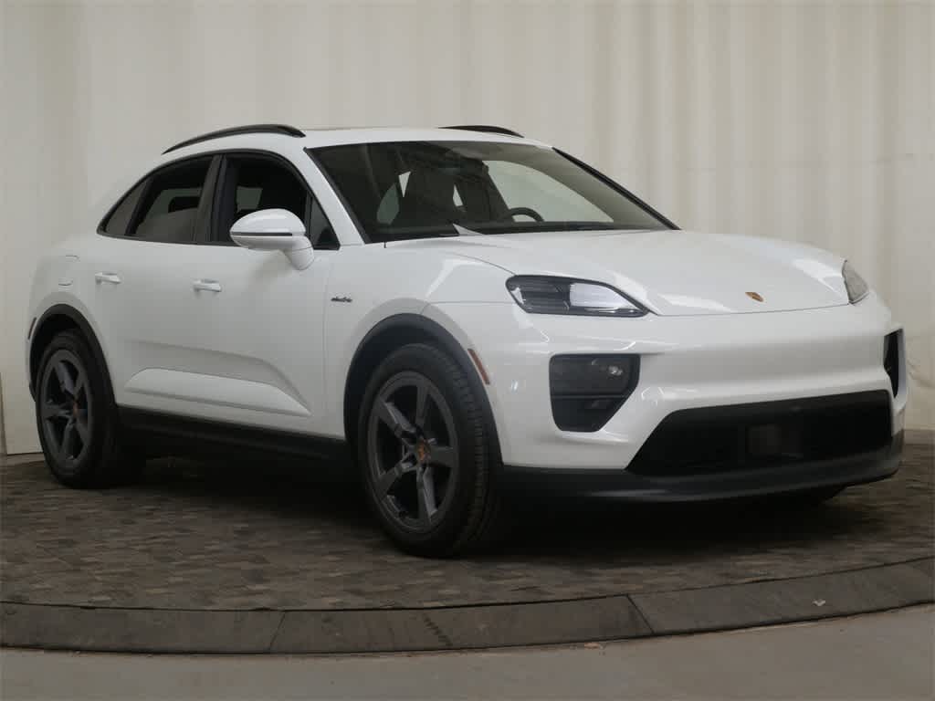 Thumbnail: 2026 Porsche Macan - 9