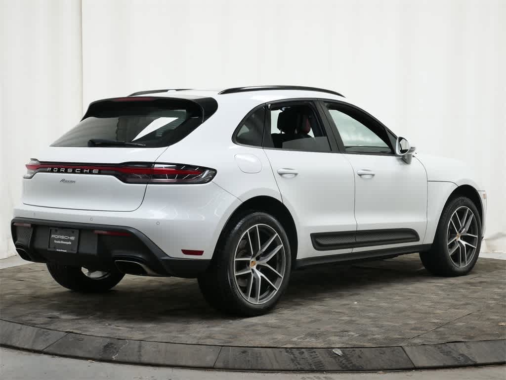 Thumbnail: 2025 Porsche Macan - 7