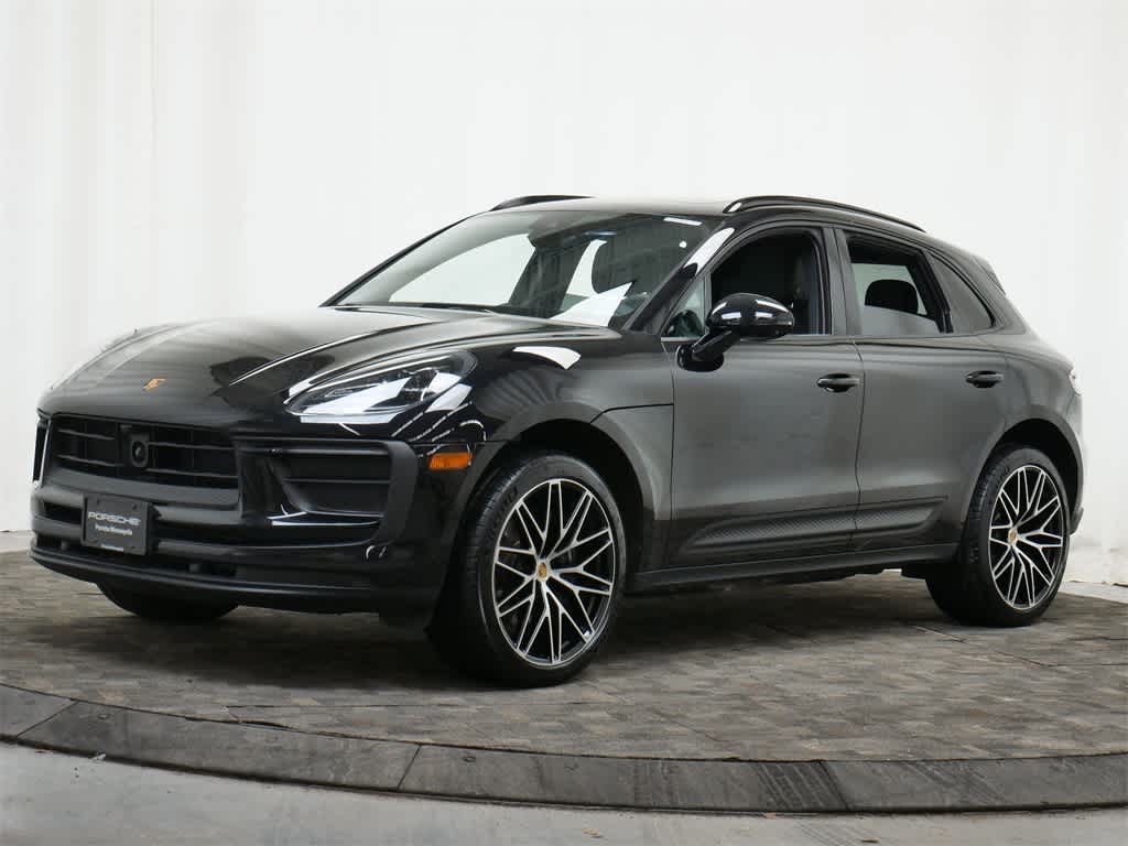 Thumbnail: 2025 Porsche Macan - 1