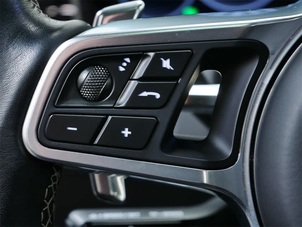 Thumbnail: 2023 Porsche Cayenne - 22