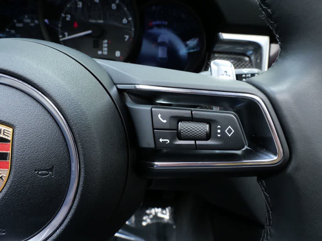 Thumbnail: 2025 Porsche Macan - 24