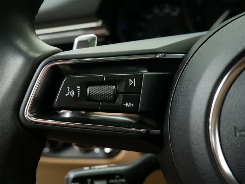 Thumbnail: 2025 Porsche Macan - 20