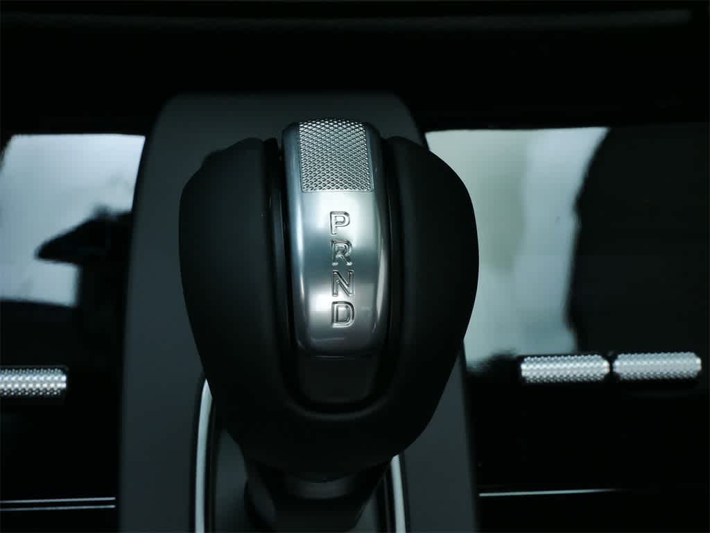 Thumbnail: 2025 Porsche Macan - 26