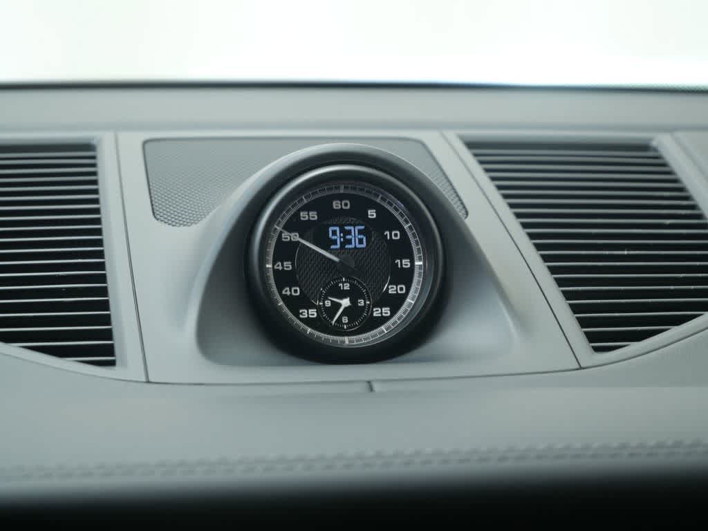 Thumbnail: 2026 Porsche Macan - 23