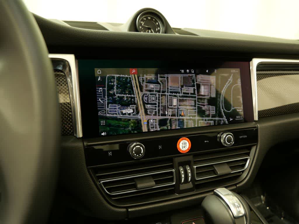 Thumbnail: 2025 Porsche Macan - 27