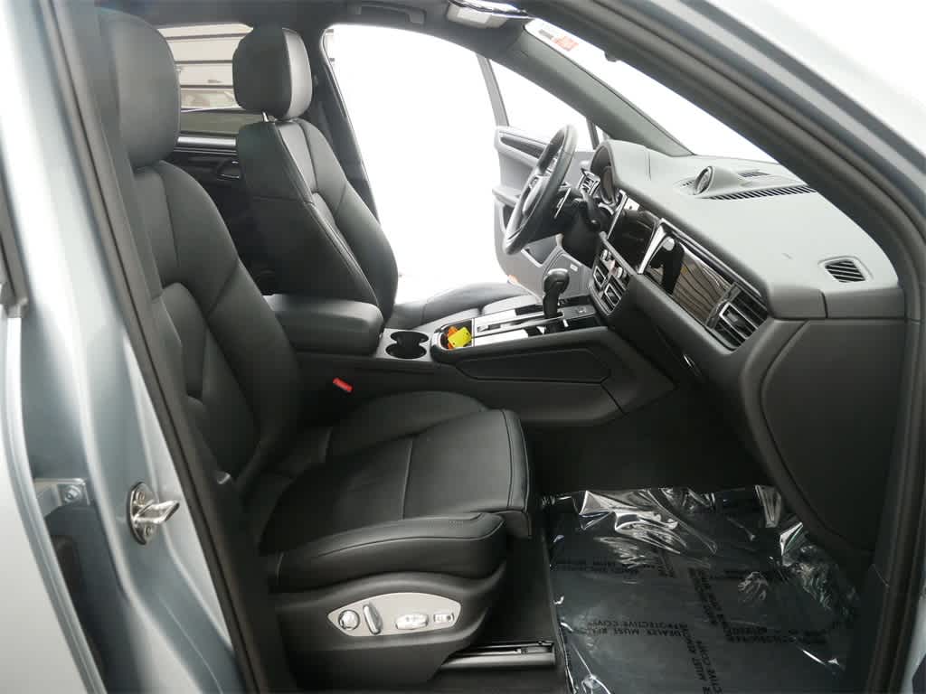 2024 Porsche Macan Base 28
