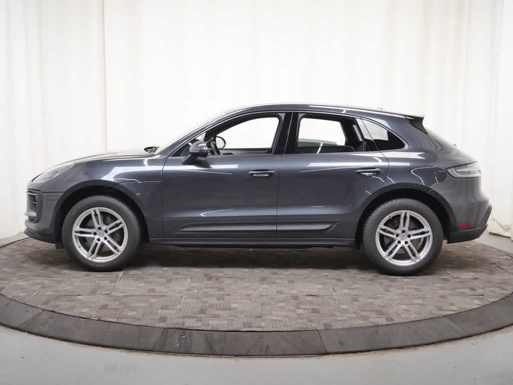Thumbnail: 2024 Porsche Macan - 2