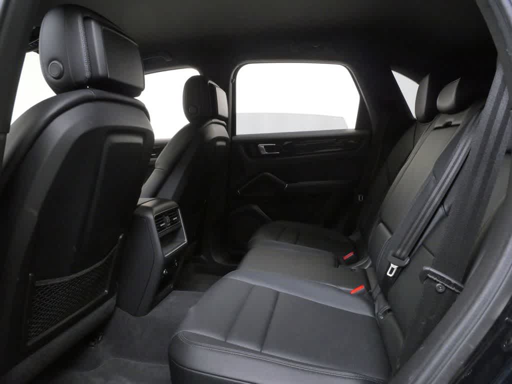 Thumbnail: 2023 Porsche Cayenne - 14