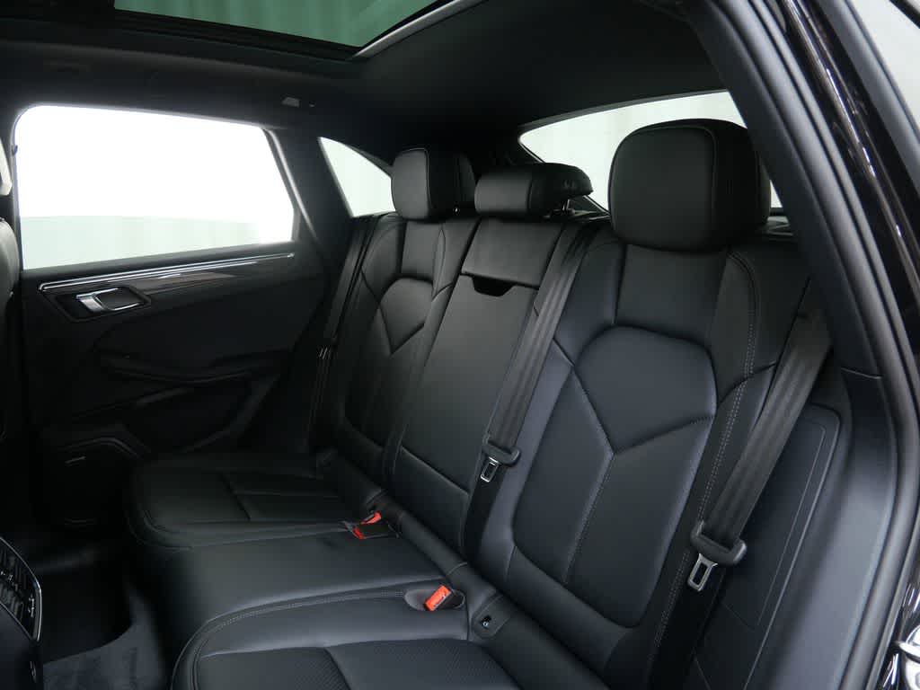 Thumbnail: 2026 Porsche Macan - 14