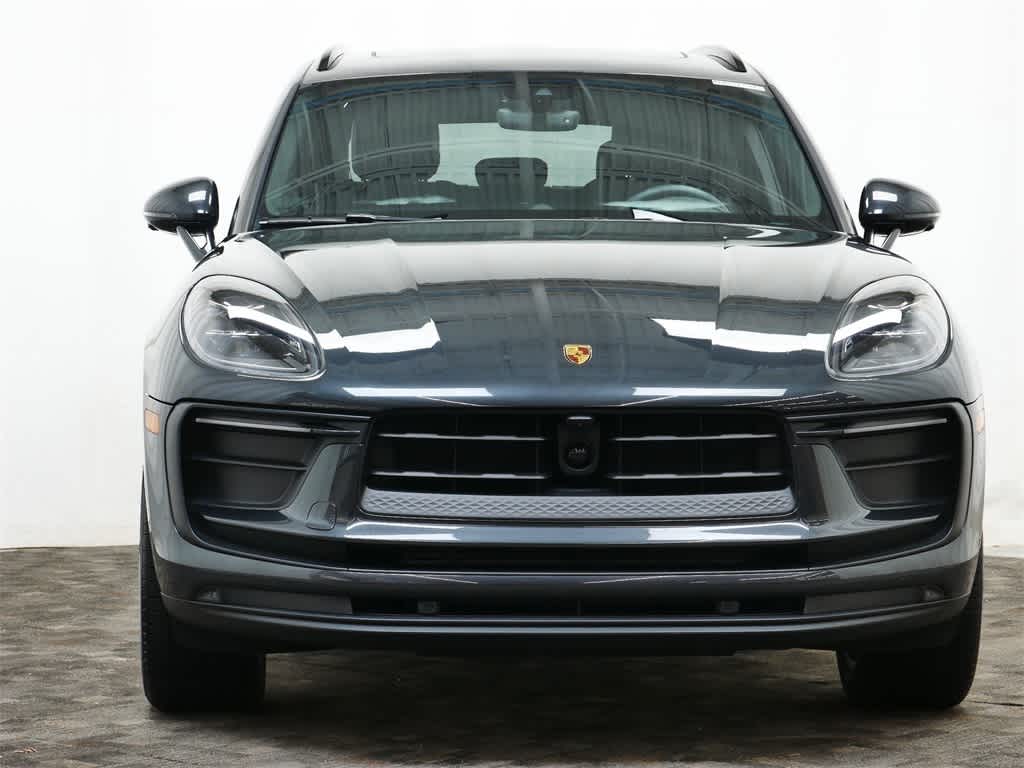 Thumbnail: 2023 Porsche Macan - 10