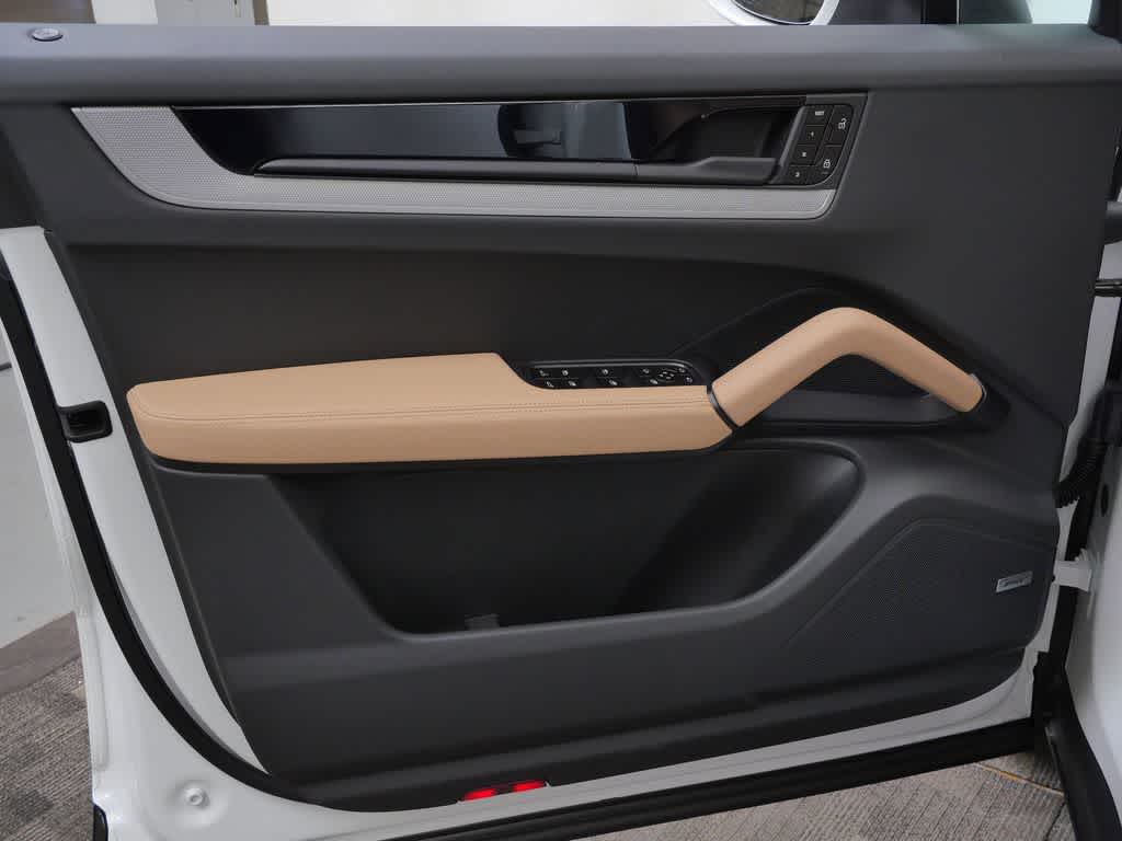 Thumbnail: 2026 Porsche Cayenne - 11