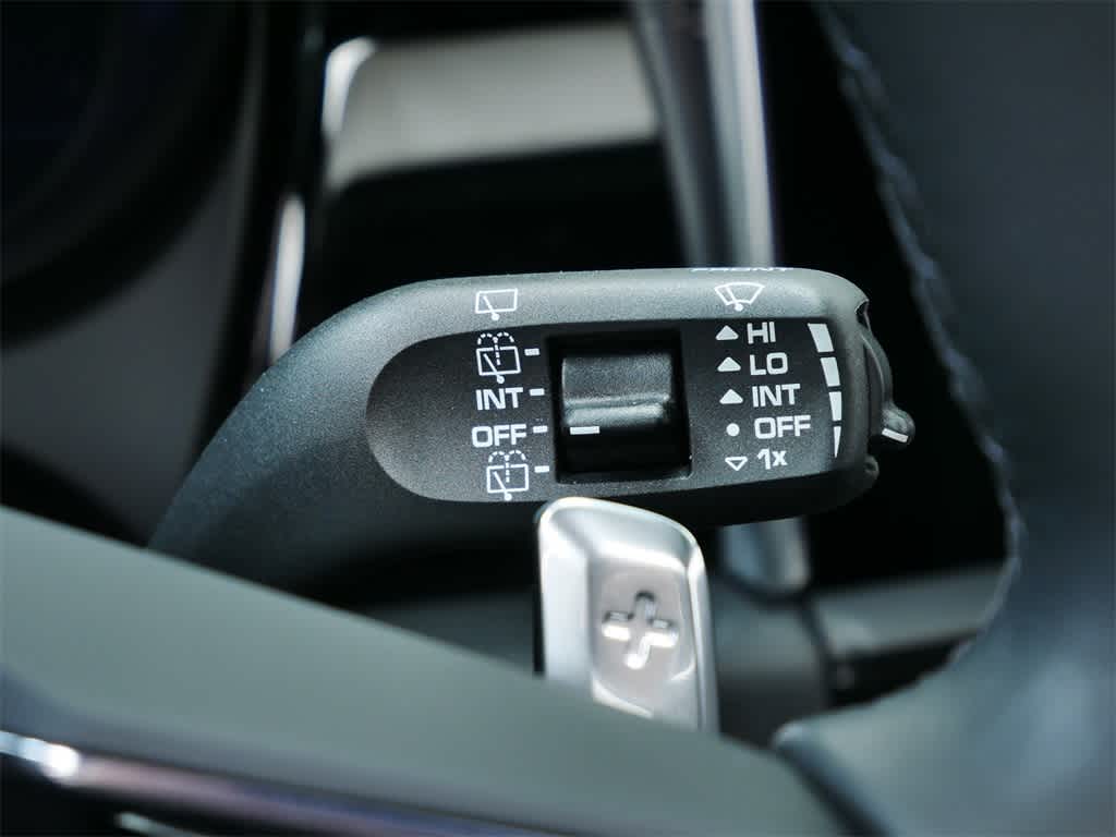 Thumbnail: 2025 Porsche Macan - 20