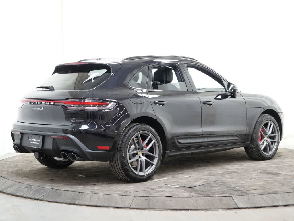 Thumbnail: 2026 Porsche Macan - 7