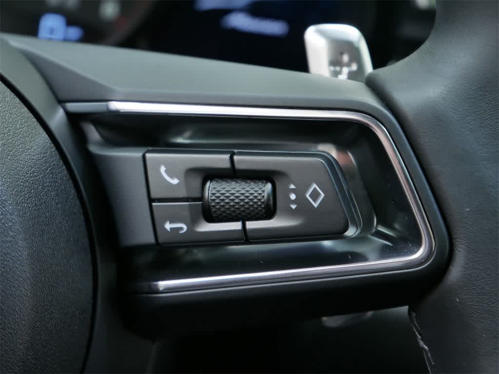 Thumbnail: 2025 Porsche Macan - 21