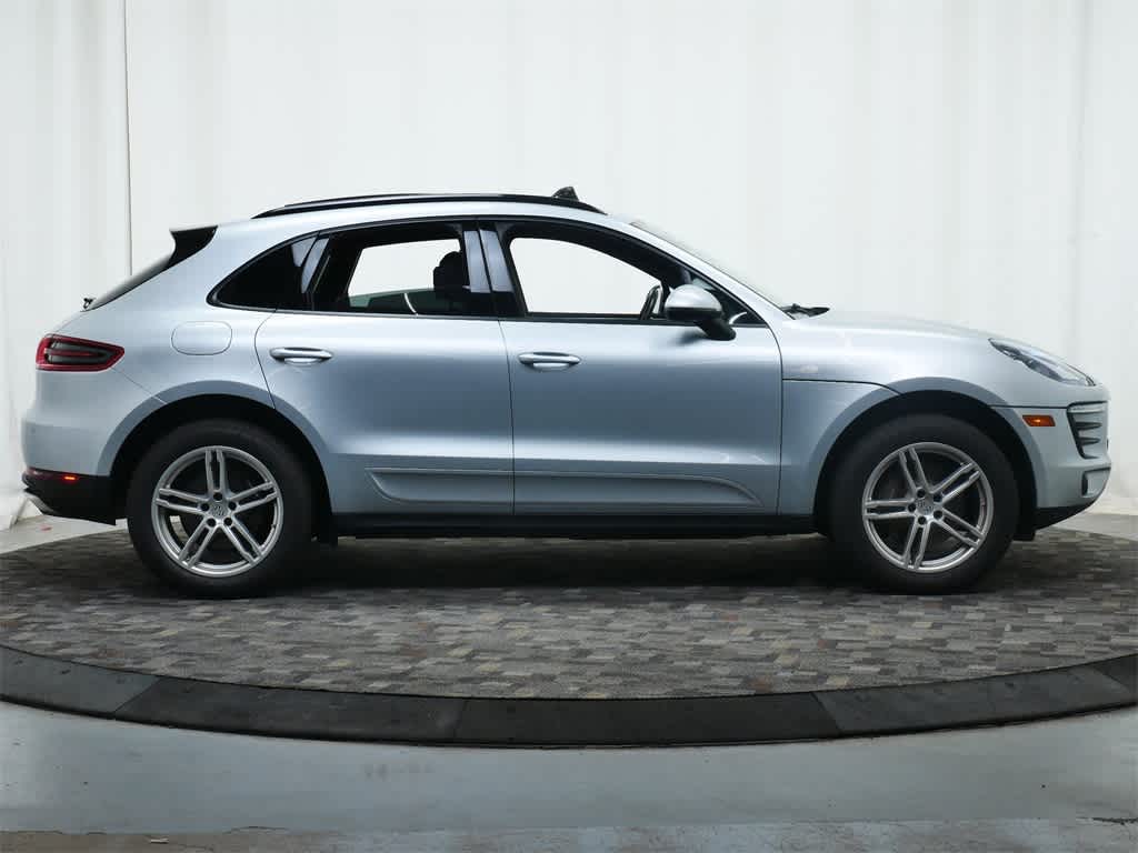 Thumbnail: 2018 Porsche Macan - 8