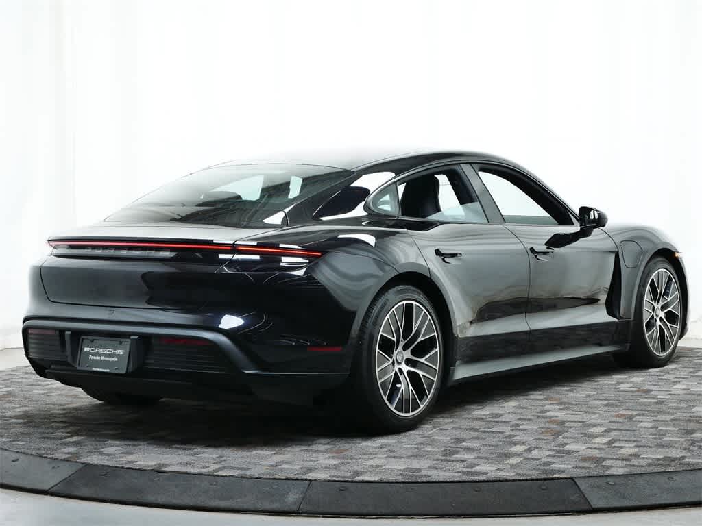Thumbnail: 2022 Porsche Taycan - 7
