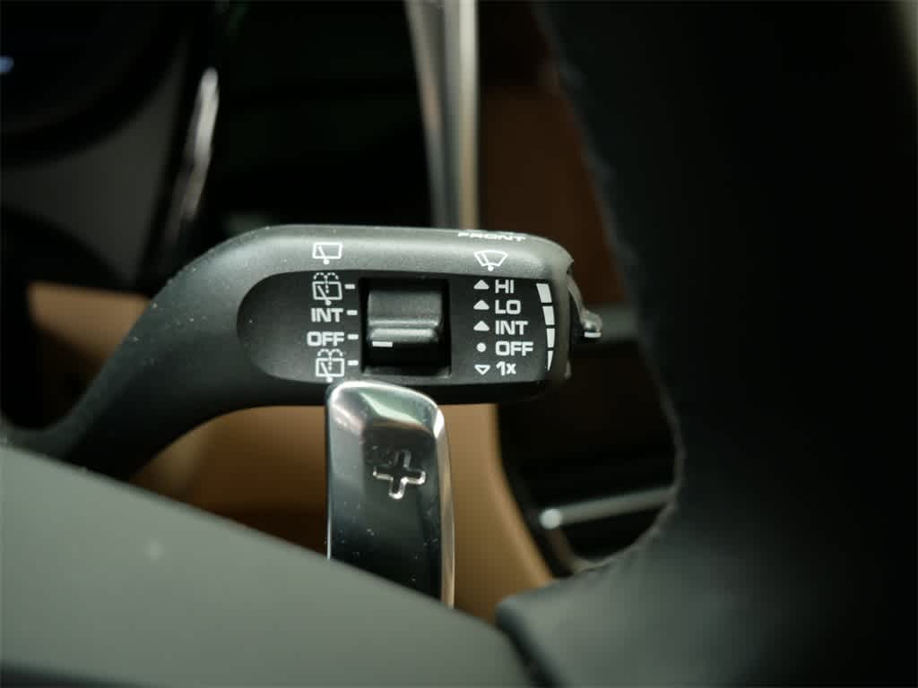 Thumbnail: 2025 Porsche Macan - 23