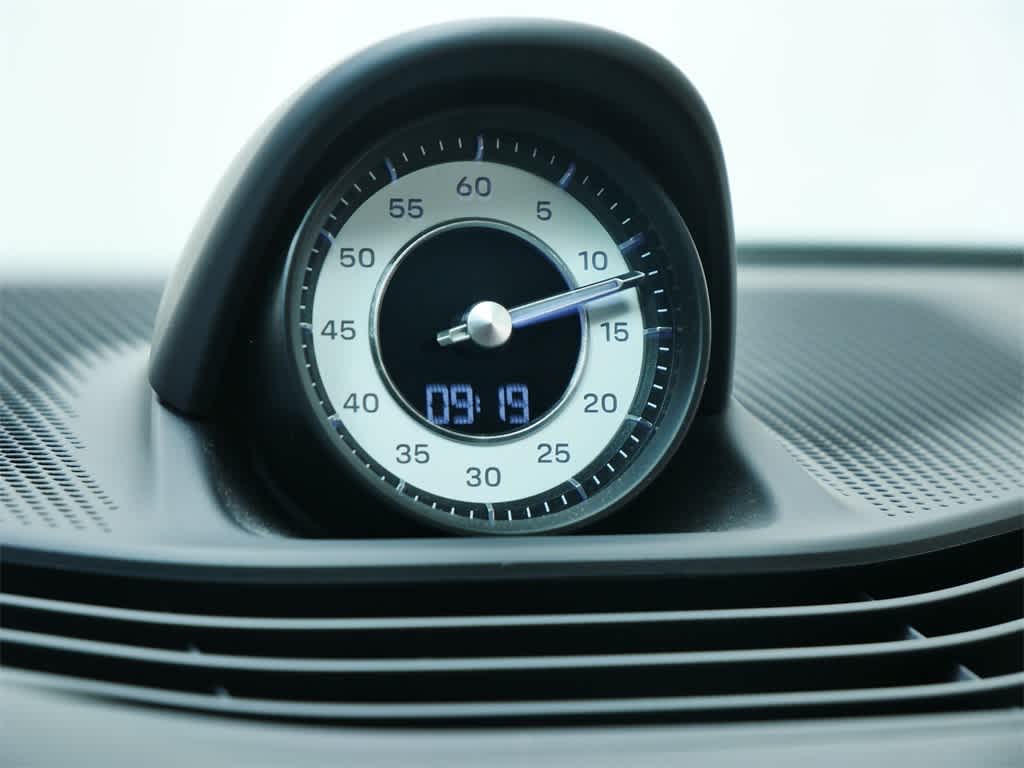 Thumbnail: 2021 Porsche Taycan - 28