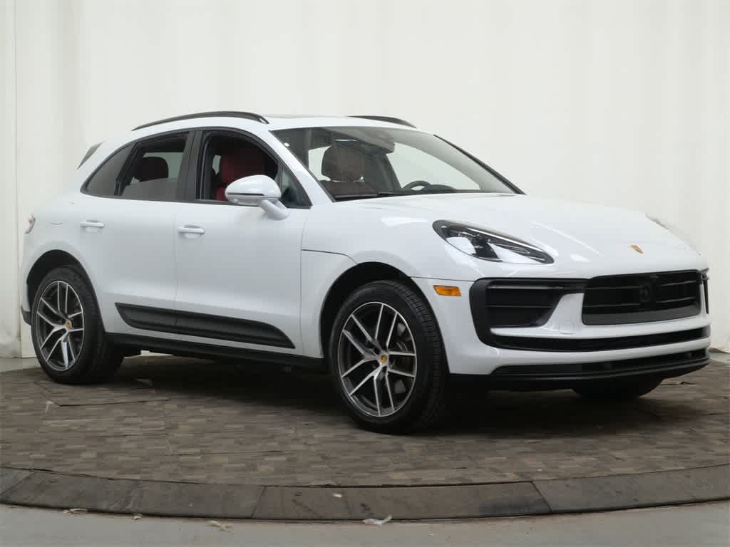 Thumbnail: 2025 Porsche Macan - 9