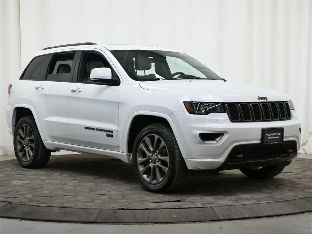 Thumbnail: 2017 Jeep Grand Cherokee - 9