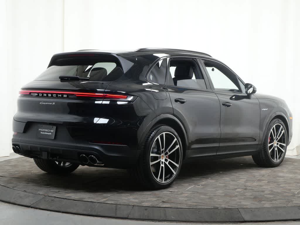 Thumbnail: 2026 Porsche Cayenne - 7