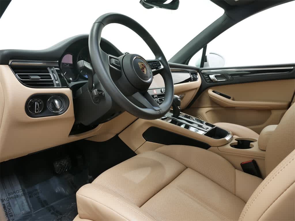 Thumbnail: 2025 Porsche Macan - 4