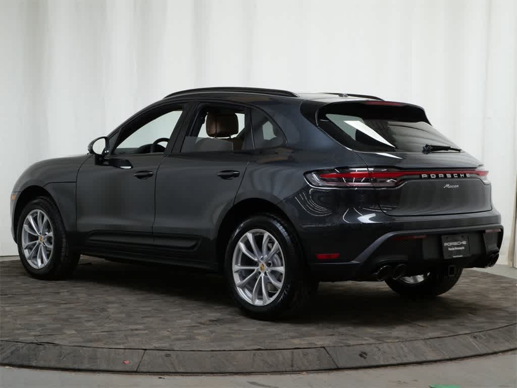 Thumbnail: 2026 Porsche Macan - 3
