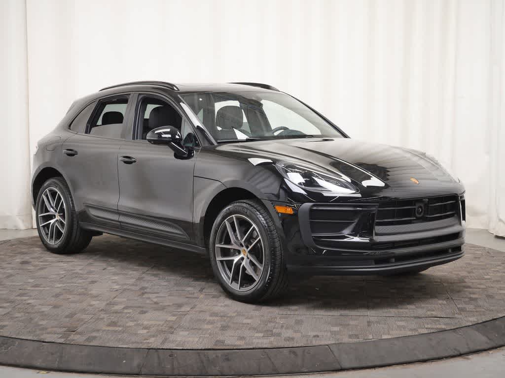 Thumbnail: 2026 Porsche Macan - 9