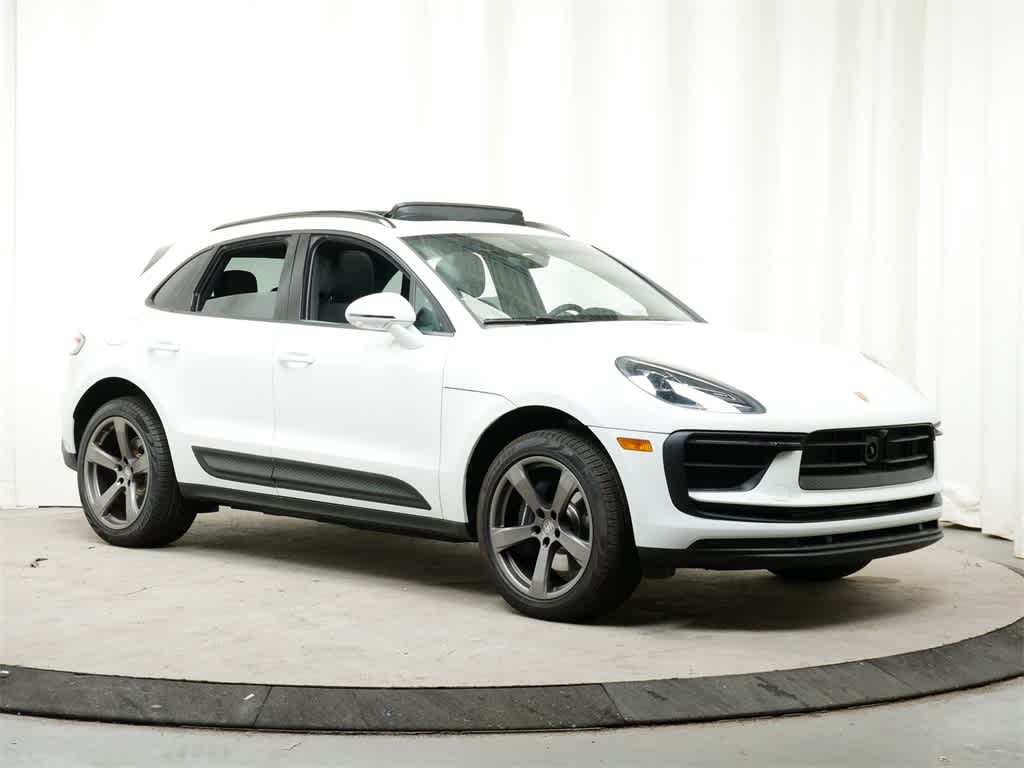 Thumbnail: 2025 Porsche Macan - 9