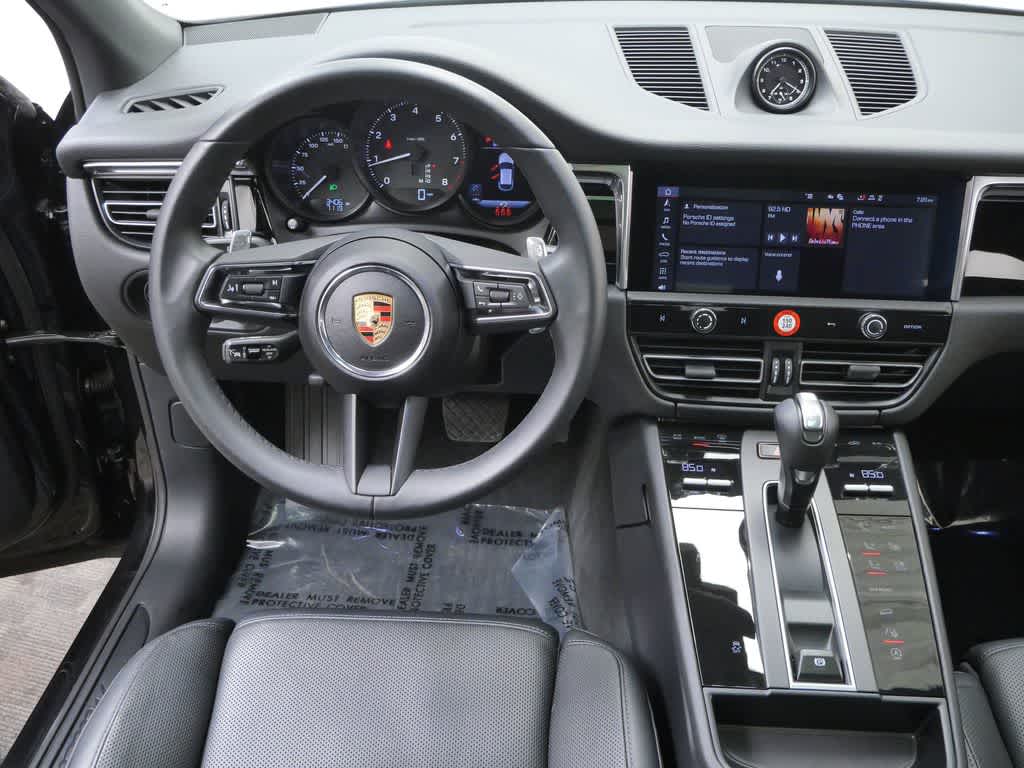 Thumbnail: 2025 Porsche Macan - 16