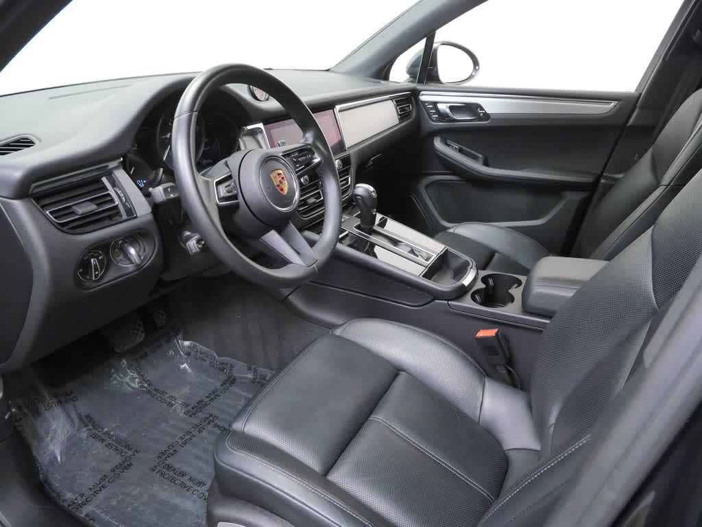 Thumbnail: 2024 Porsche Macan - 4