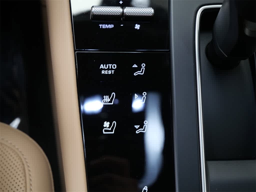 Thumbnail: 2026 Porsche Macan - 24