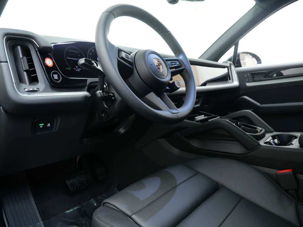 Thumbnail: 2026 Porsche Cayenne - 4