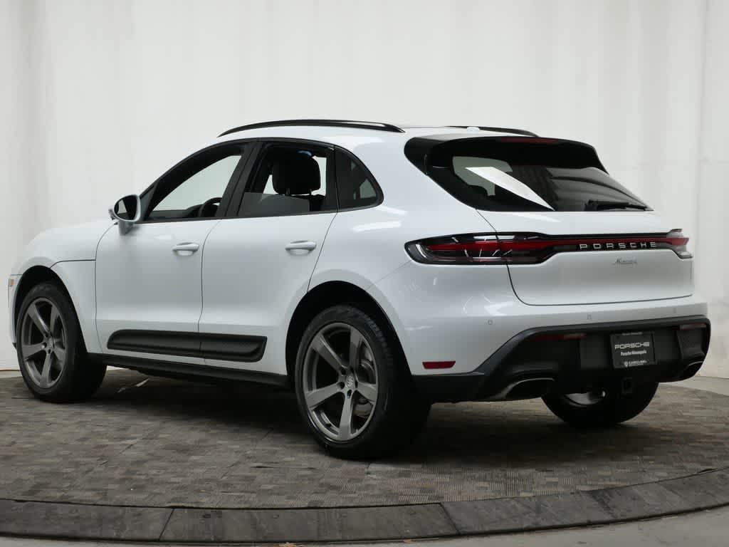 Thumbnail: 2025 Porsche Macan - 3