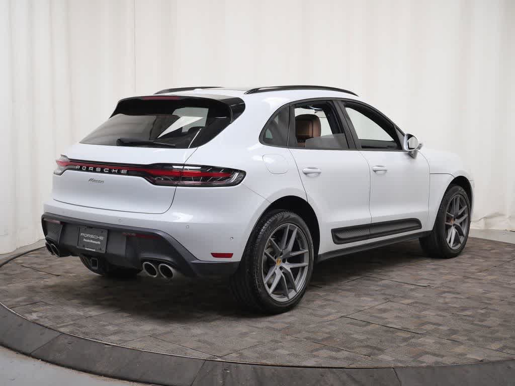 Thumbnail: 2023 Porsche Macan - 7