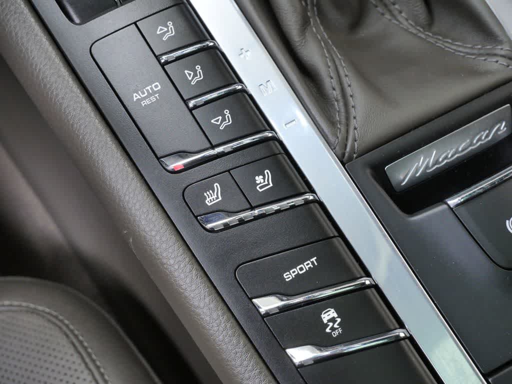 Thumbnail: 2018 Porsche Macan - 23