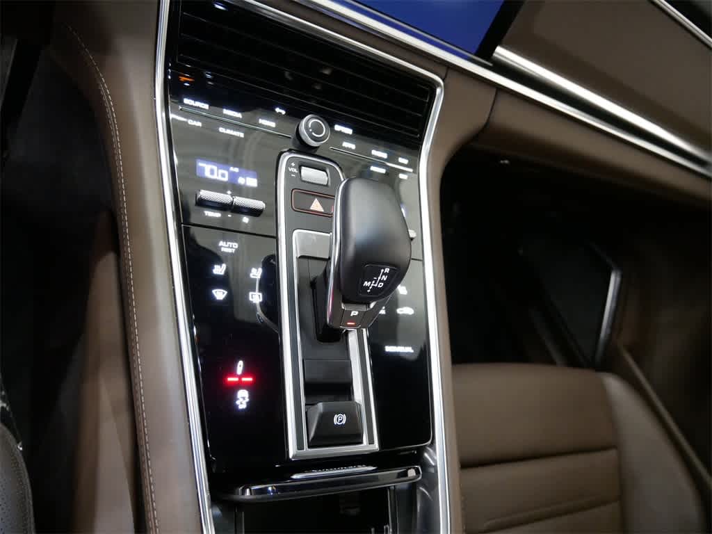 2022 Porsche Panamera S Hybrid 24