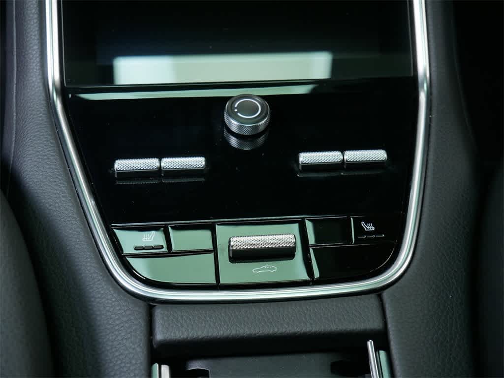 Thumbnail: 2023 Porsche Panamera - 15