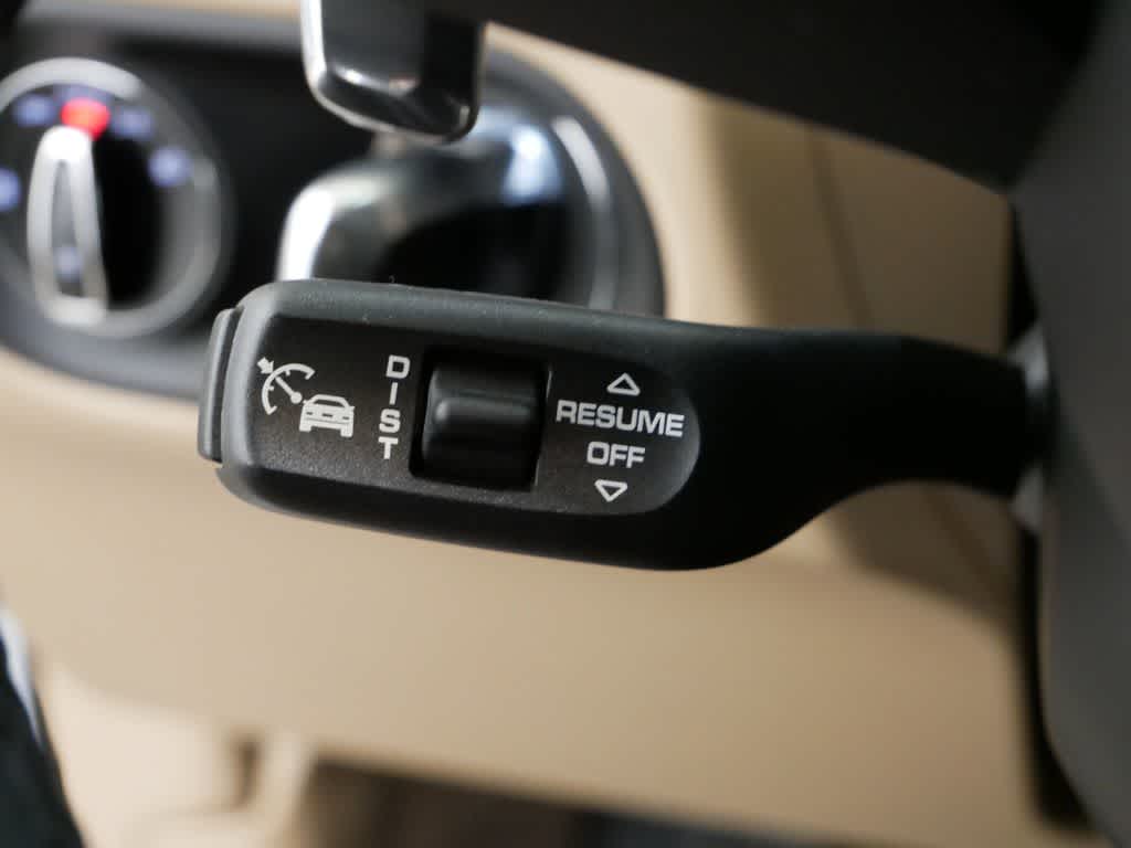 Thumbnail: 2025 Porsche Macan - 19