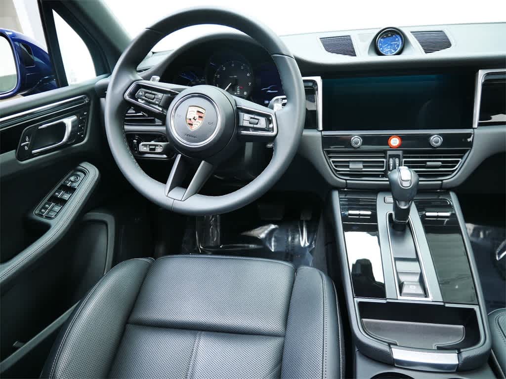 Thumbnail: 2025 Porsche Macan - 16