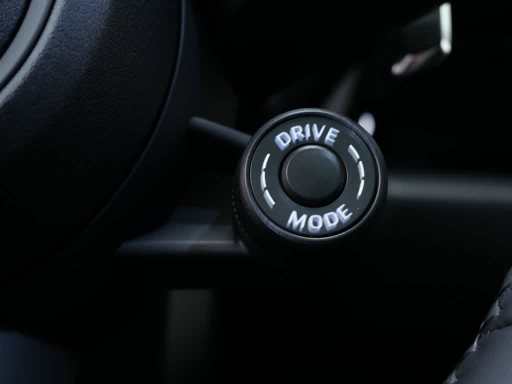 Thumbnail: 2026 Porsche Macan - 23