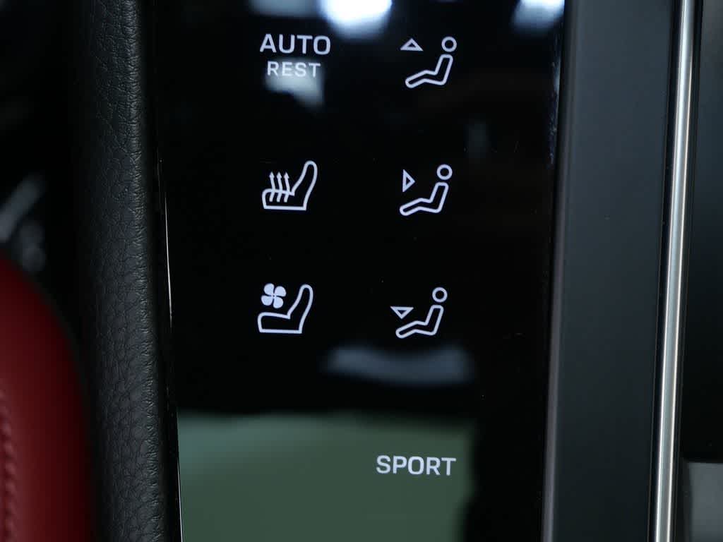 Thumbnail: 2025 Porsche Macan - 23