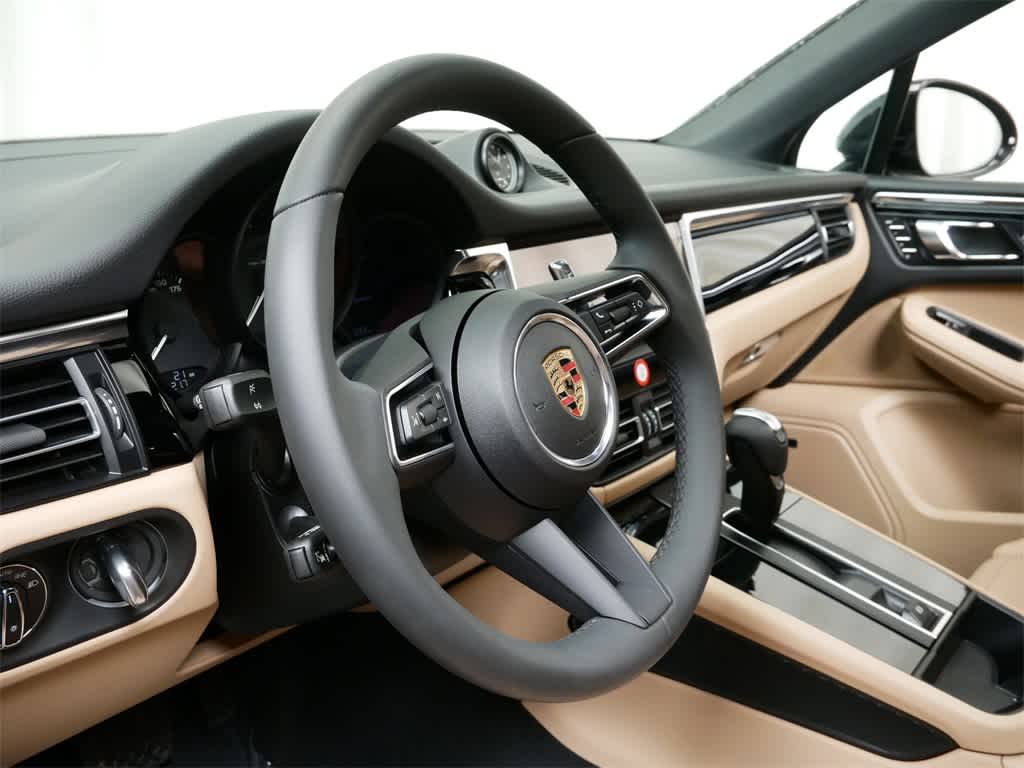 Thumbnail: 2025 Porsche Macan - 14