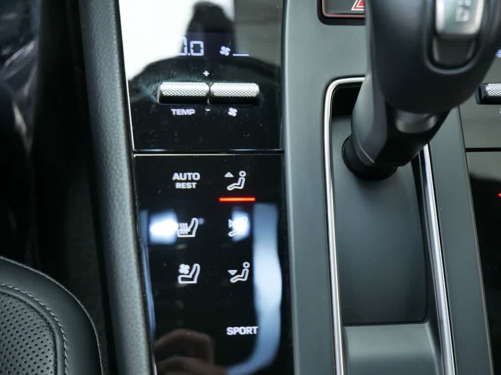 Thumbnail: 2025 Porsche Macan - 28