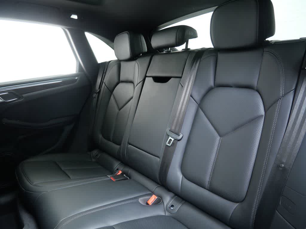 Thumbnail: 2026 Porsche Macan - 14