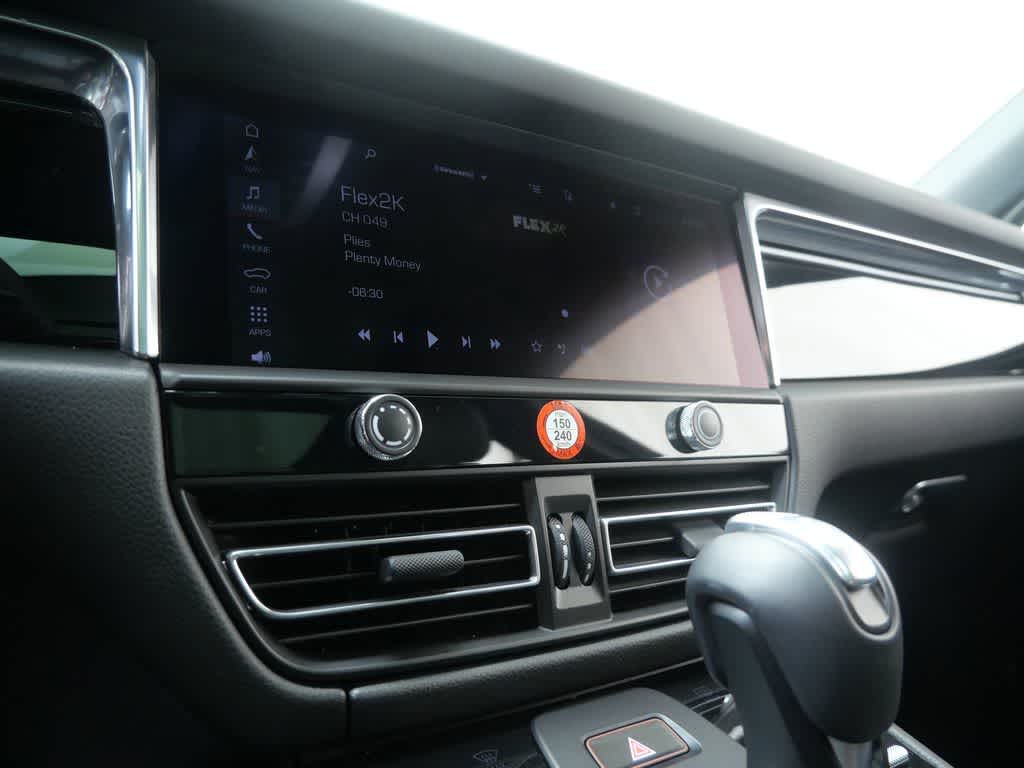 Thumbnail: 2026 Porsche Macan - 22