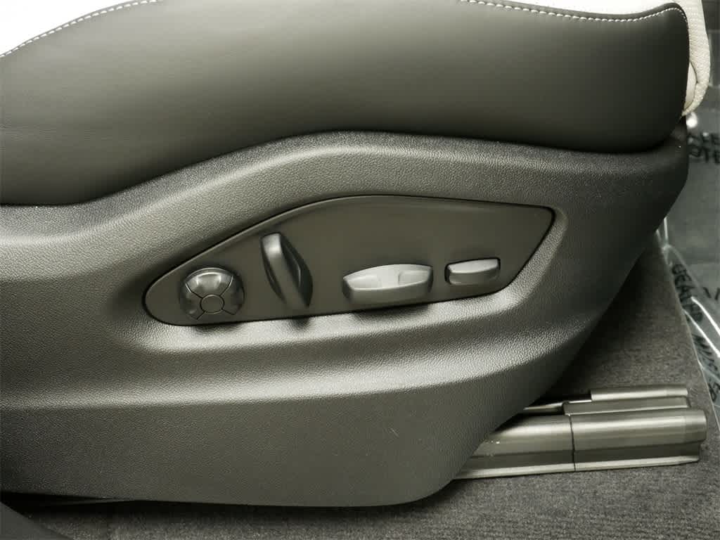 Thumbnail: 2025 Porsche Cayenne - 26